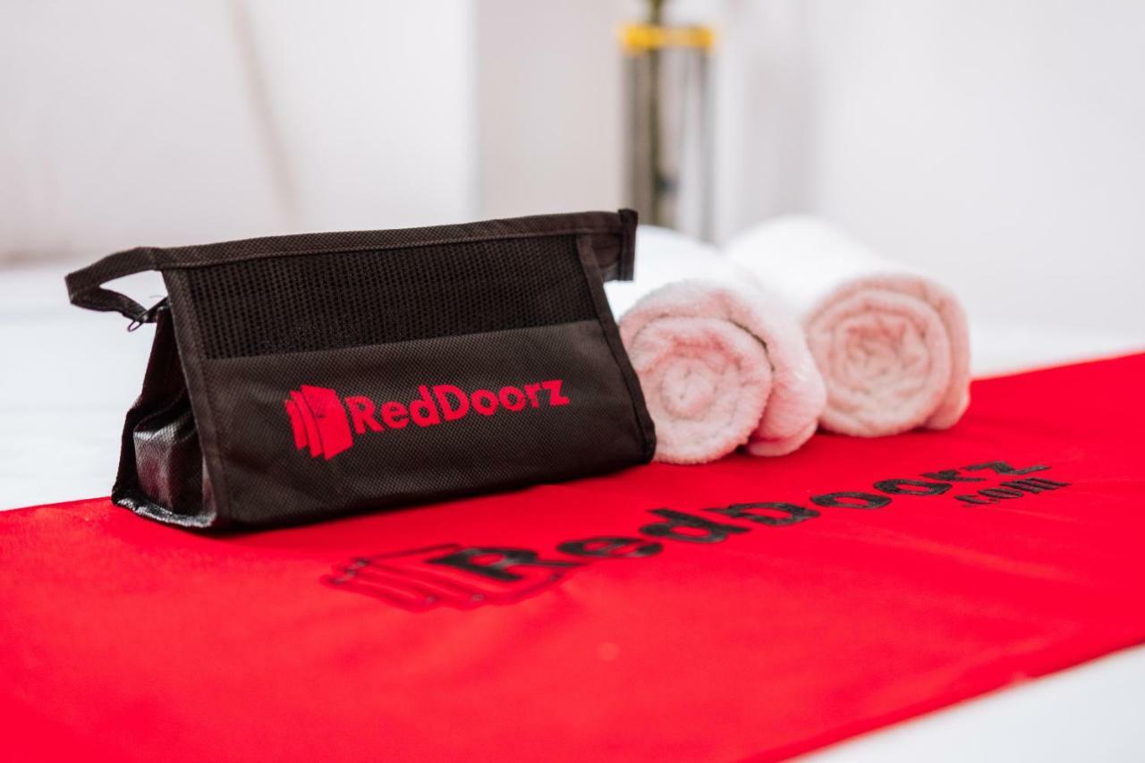 Reddoorz Premium @ Amaia Skies Avenida Манила Экстерьер фото