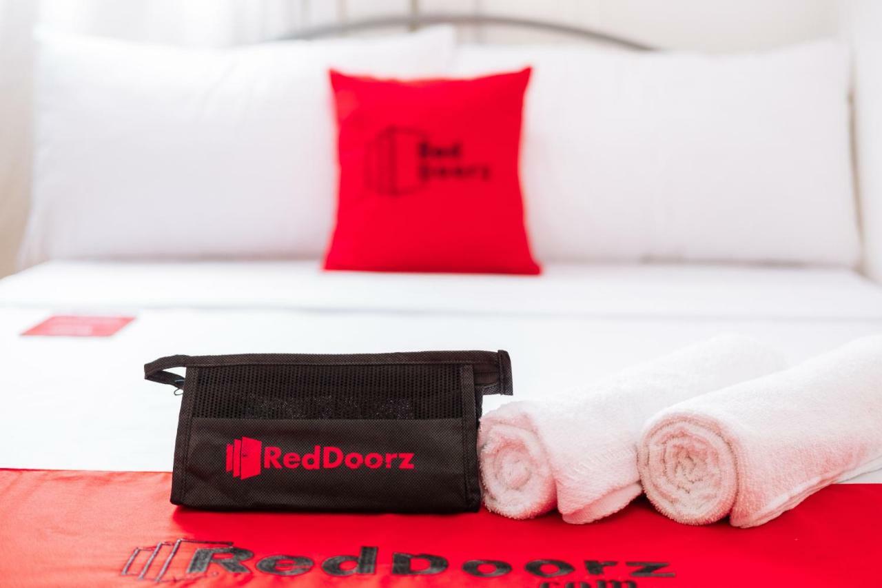 Reddoorz Premium @ Amaia Skies Avenida Манила Экстерьер фото